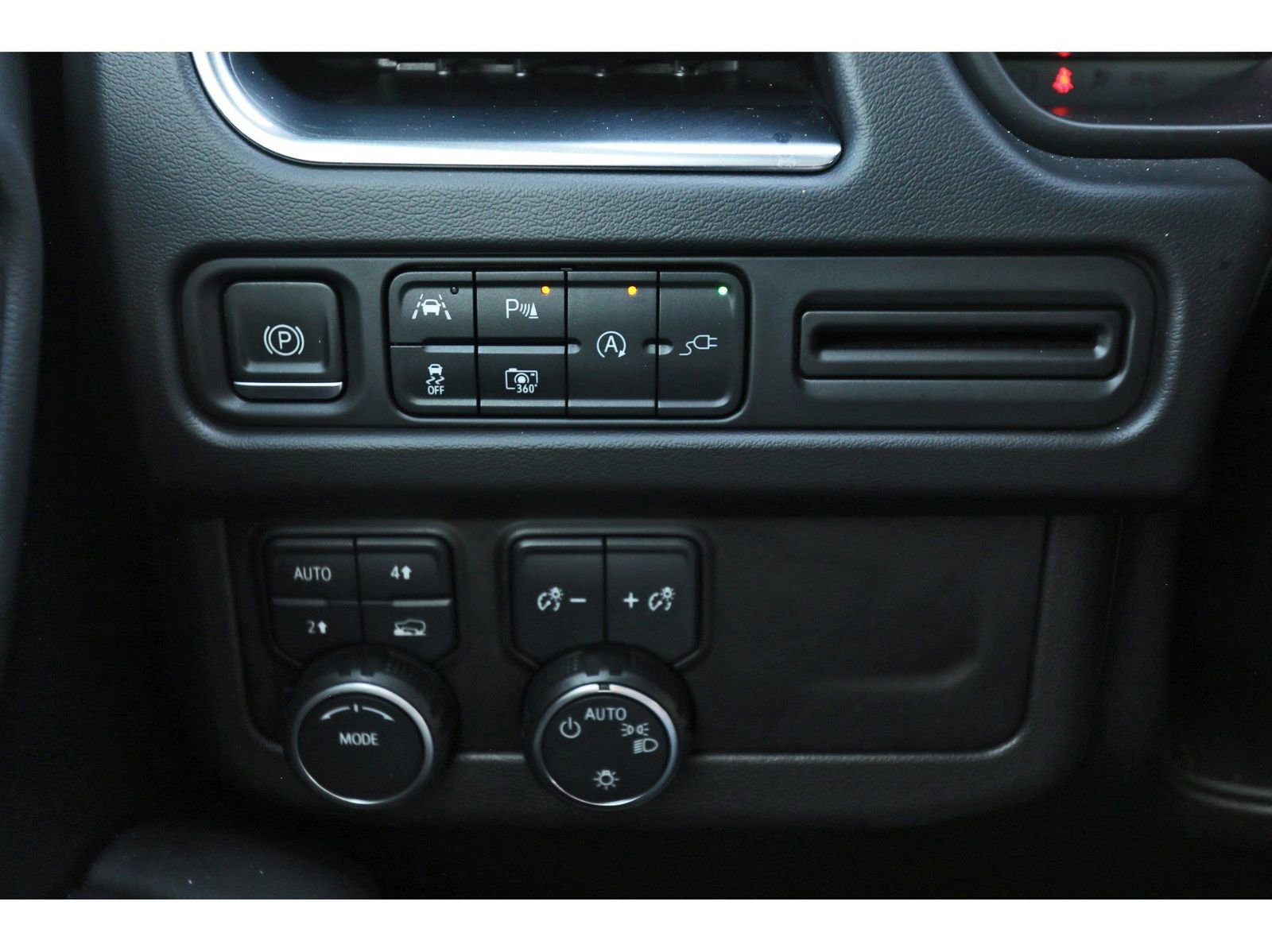 Used 2022 Chevrolet Tahoe LT w/ Luxury Package image 21