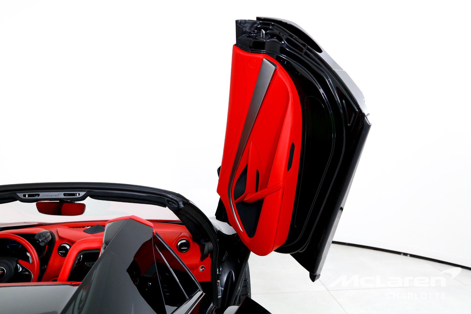 Used 2026 McLaren 750S Spider RWD image 19
