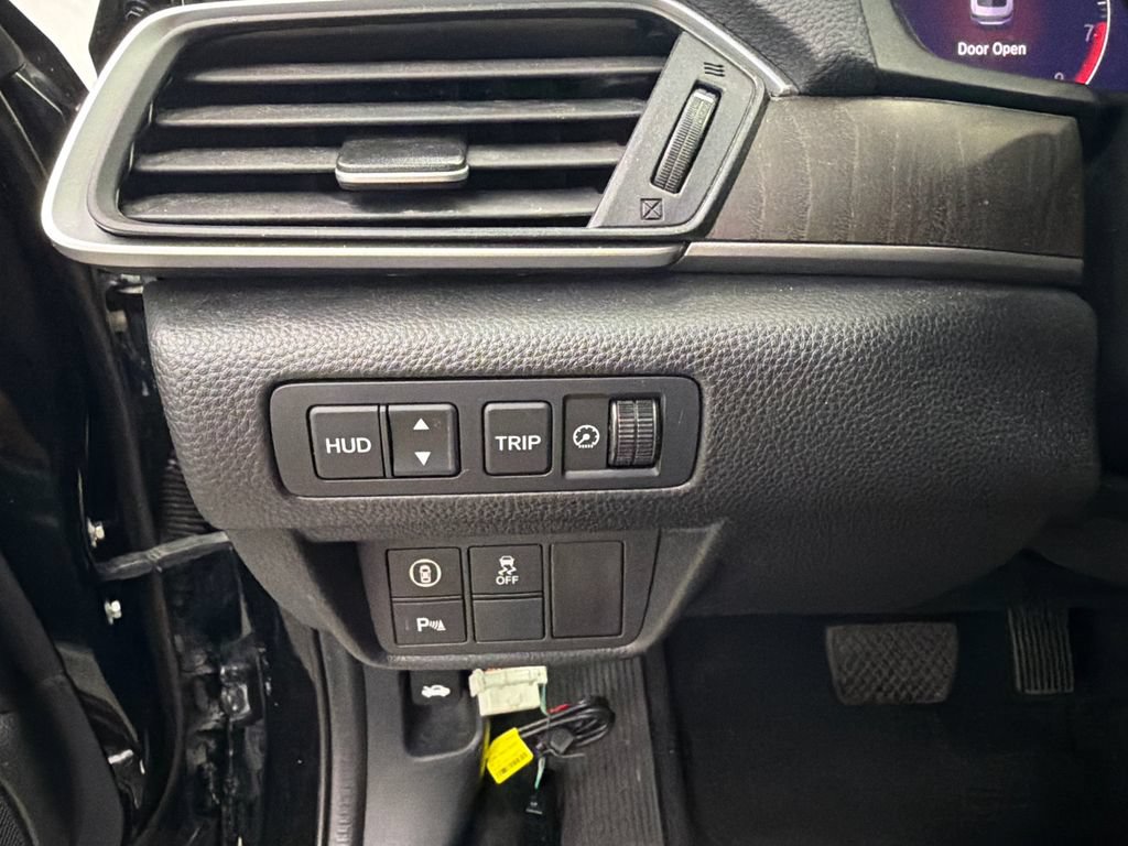 Used 2018 Honda Accord Touring image 32