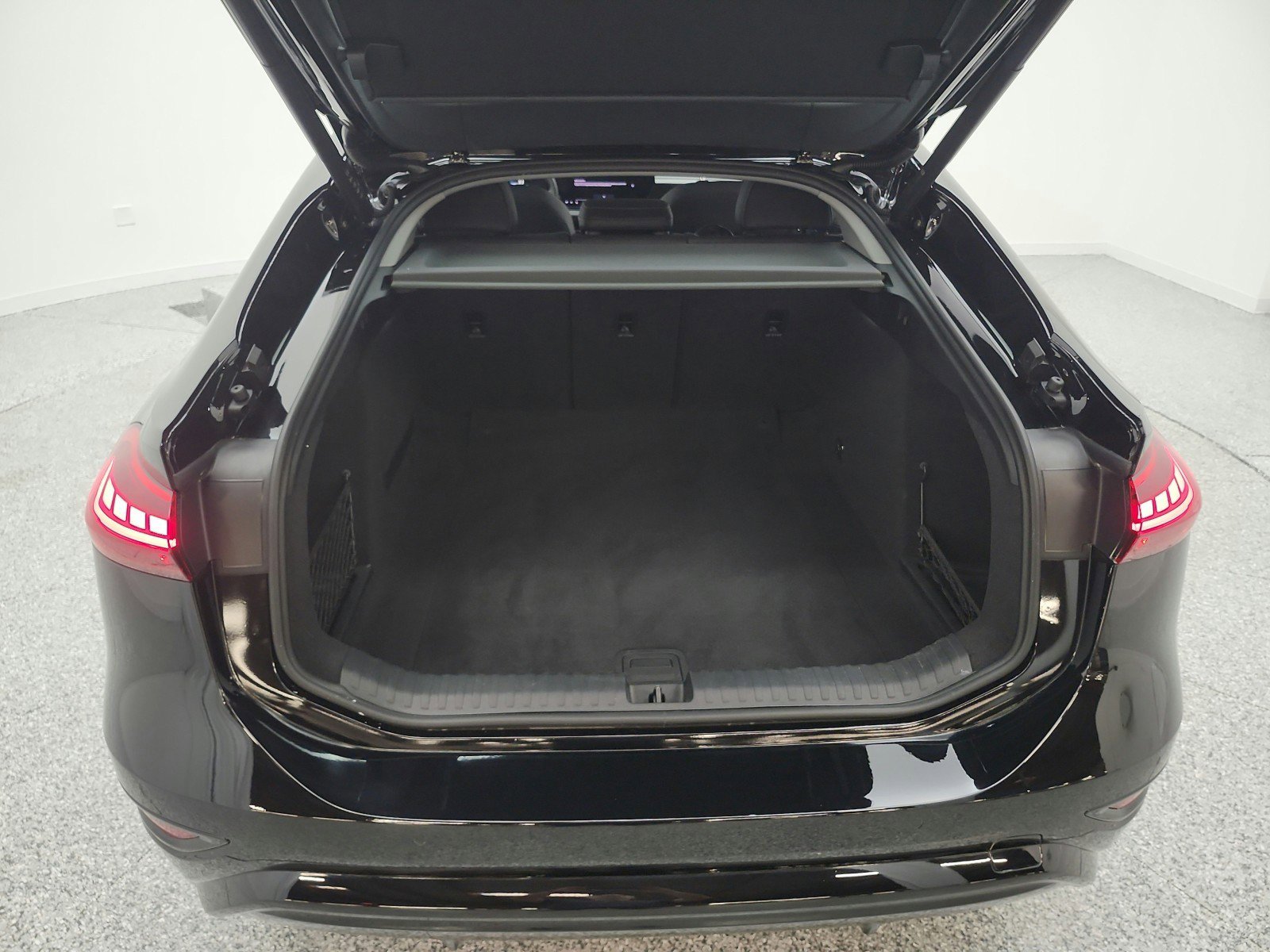 Used 2025 Audi A6 e-tron Premium Plus w/ Premium Plus image 21