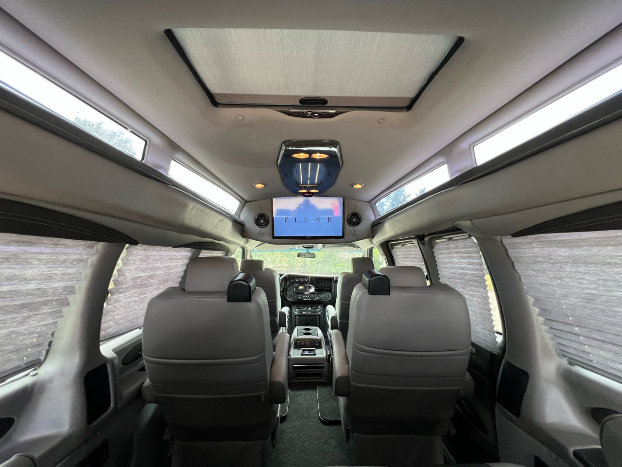 Used 2018 Chevrolet Express 2500 w/ Enhanced Convenience Package image 52