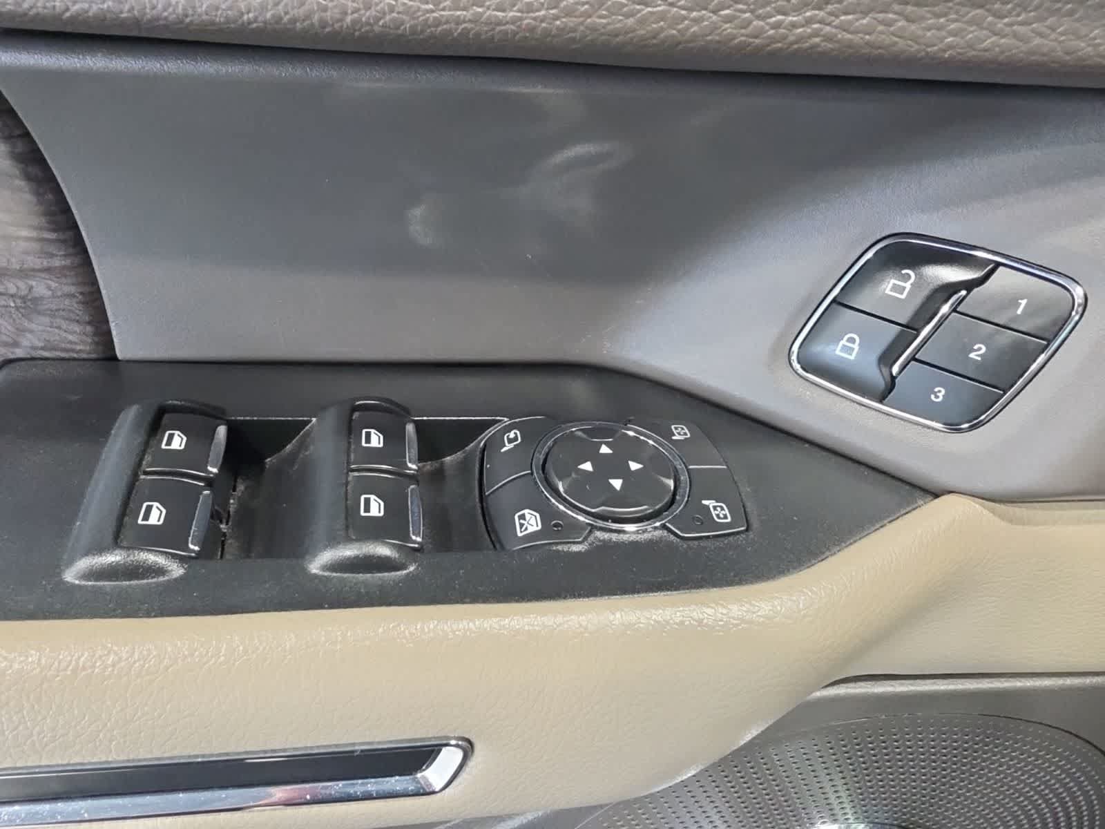 Used 2019 Ford Expedition Limited w/ Equipment Group 301A AWD/4WD image 23