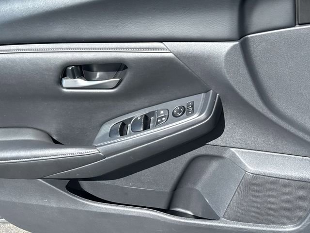 Certified 2024 Nissan Sentra SV FWD image 23