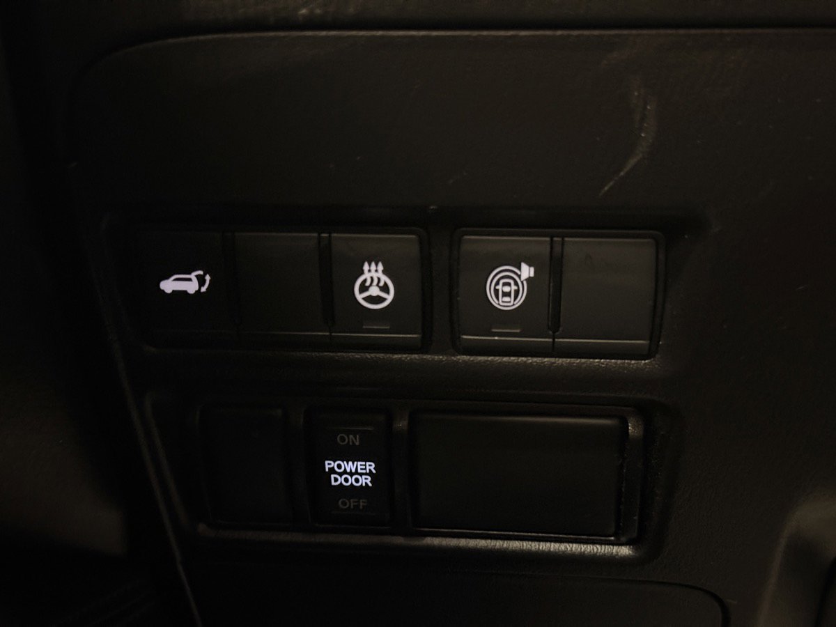 Used 2023 Nissan Armada SL w/ Captain's Chairs Package image 53