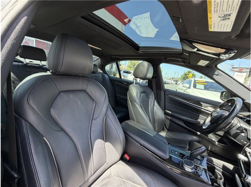 Used 2019 BMW 540i w/ Convenience Package RWD image 32