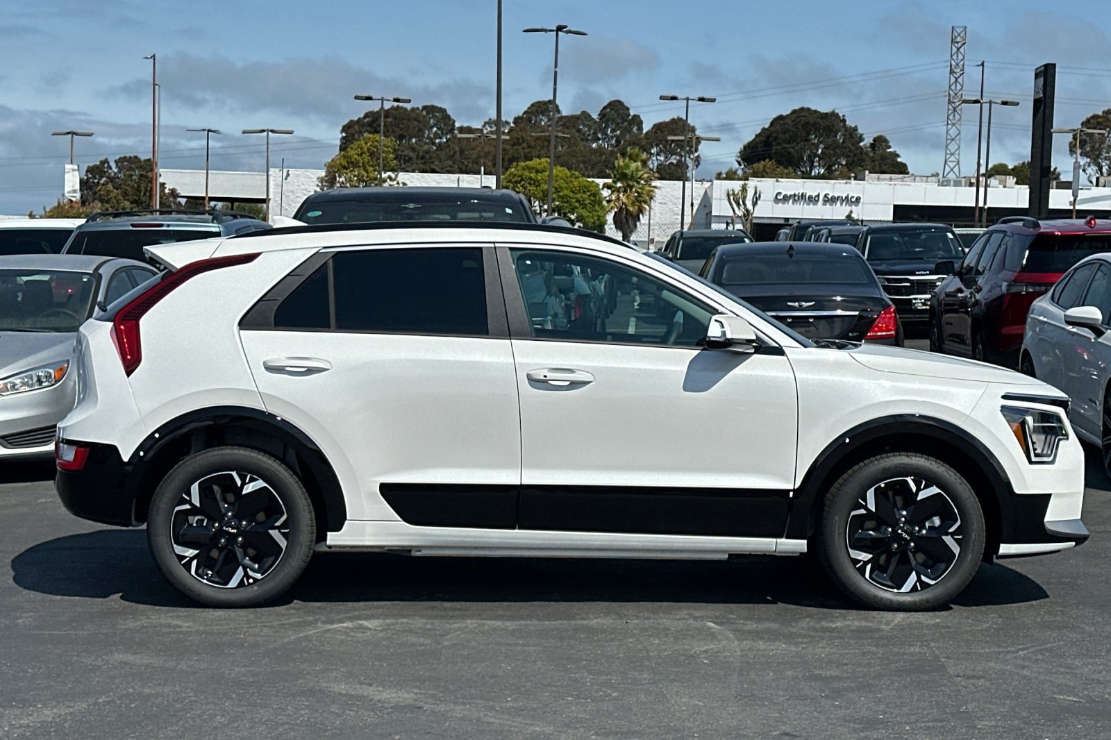 New 2026 Kia Niro Wind FWD image 3