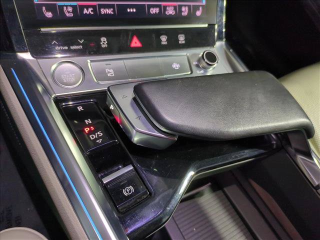 Used 2019 Audi e-tron Prestige w/ Prestige Package AWD/4WD image 13