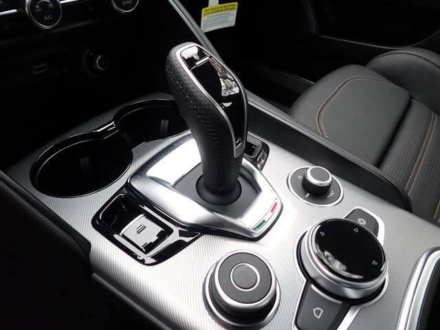 New 2025 Alfa Romeo Giulia AWD image 17