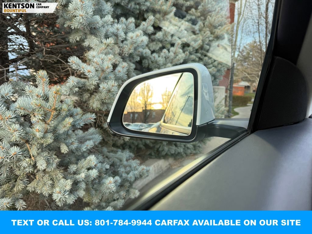 Used 2022 Tesla Model Y Long Range image 17