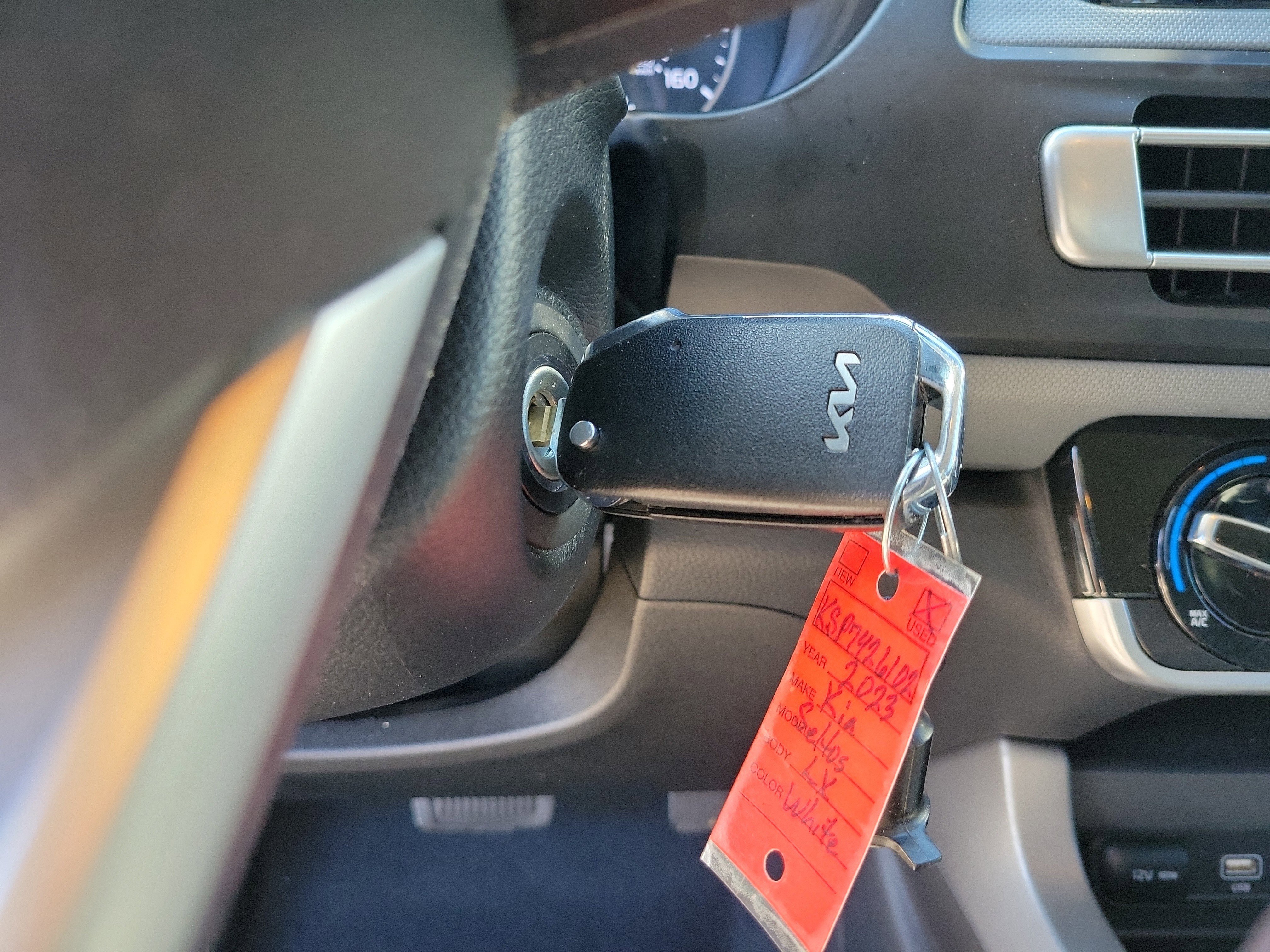 Used 2023 Kia Seltos LX image 29