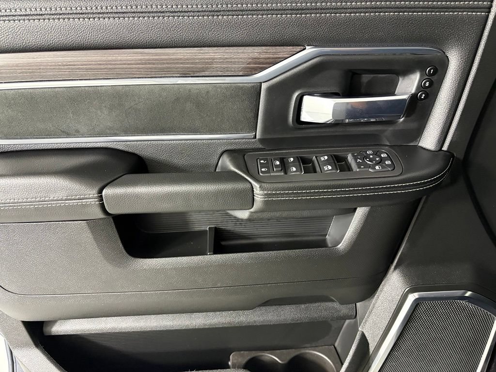 New 2026 RAM 2500 Laramie AWD/4WD image 19