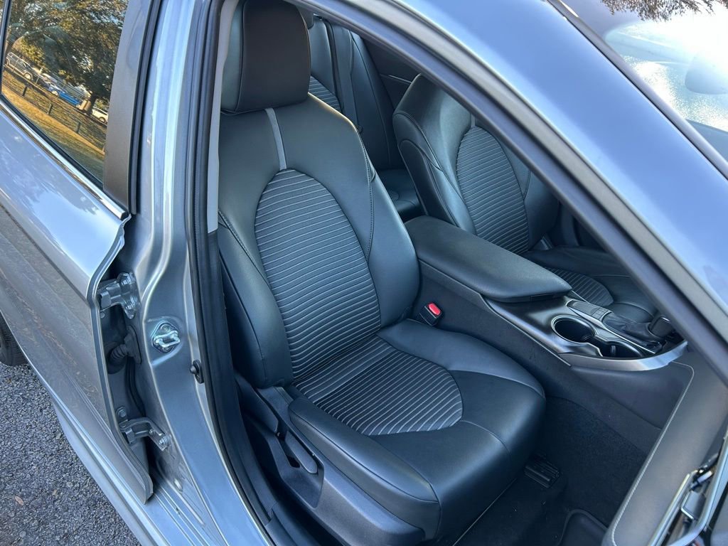 Used 2024 Toyota Camry SE image 15