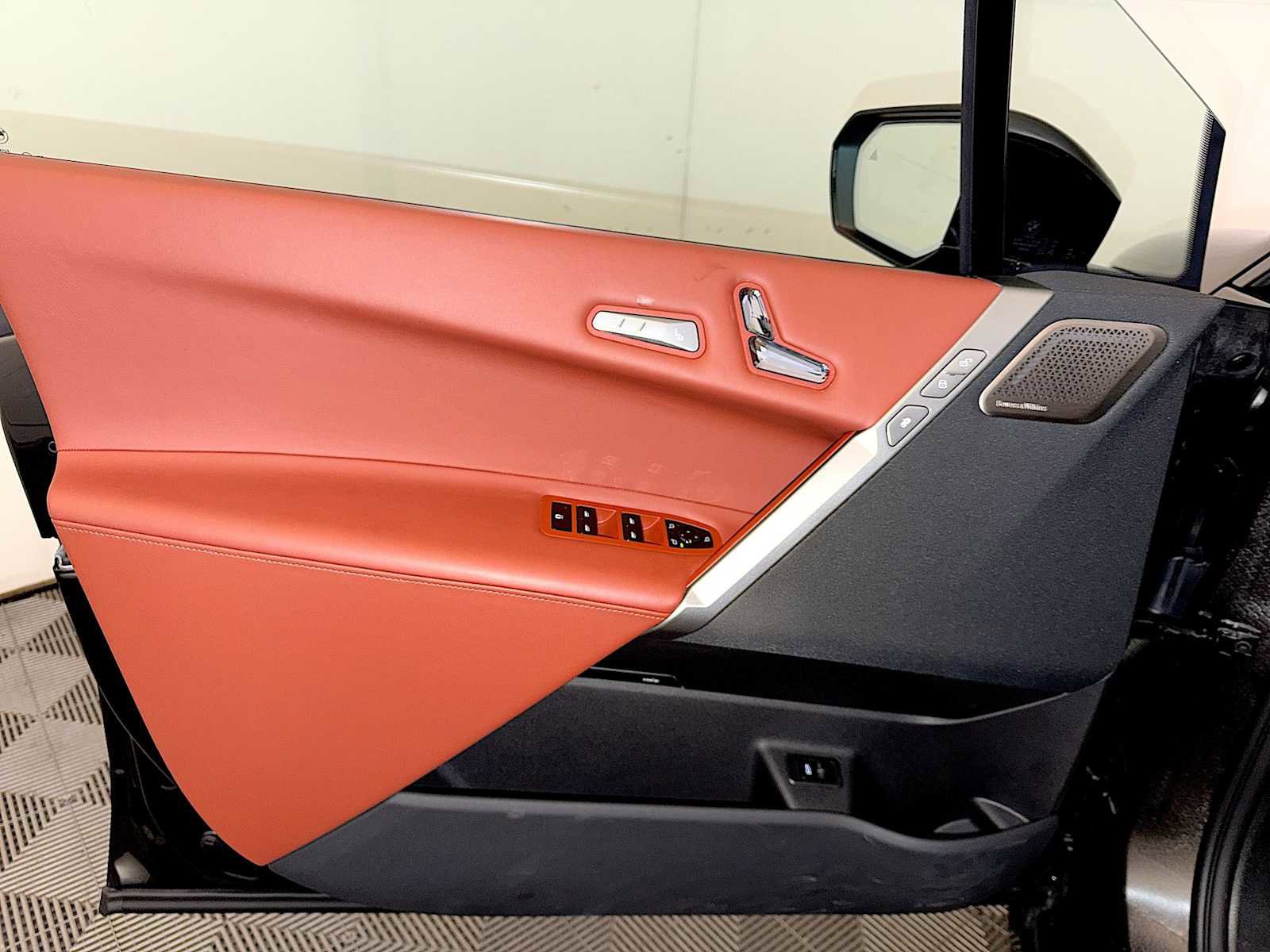 Used 2025 BMW iX M60 w/ Luxury Package image 11