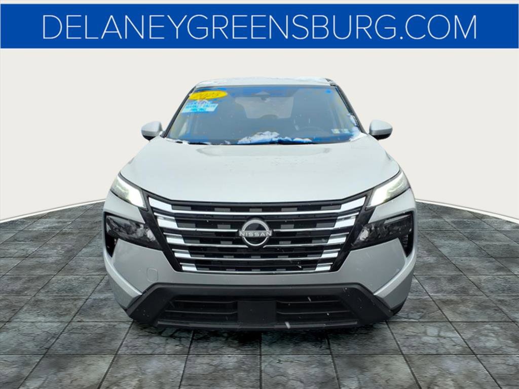 Used 2025 Nissan Rogue SV image 8