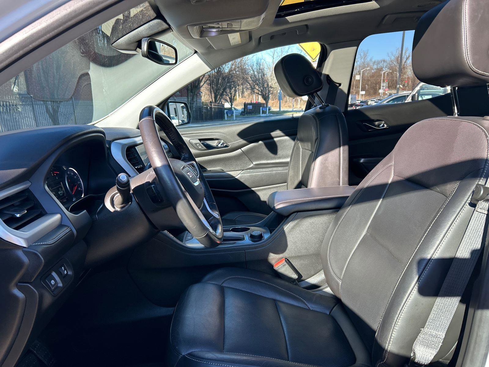 Used 2019 GMC Acadia SLT image 12