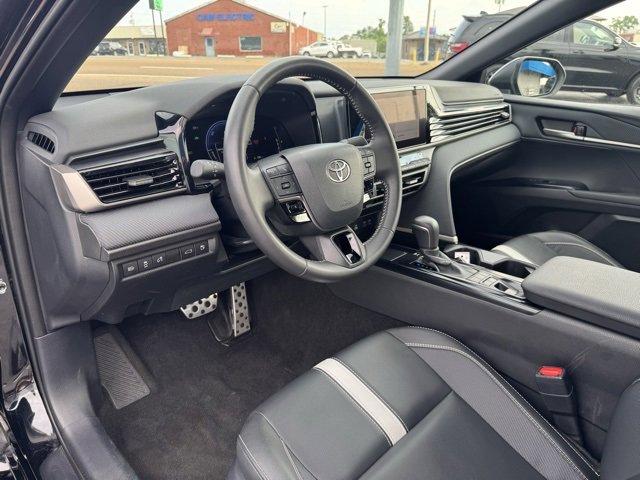 Used 2025 Toyota Camry SE image 17