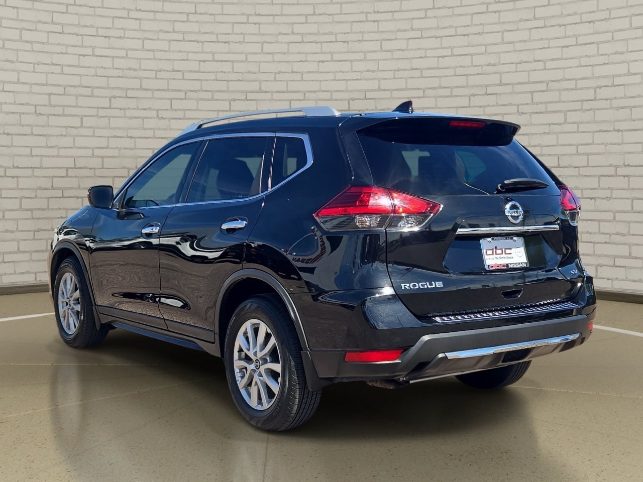 Used 2017 Nissan Rogue SV FWD image 7