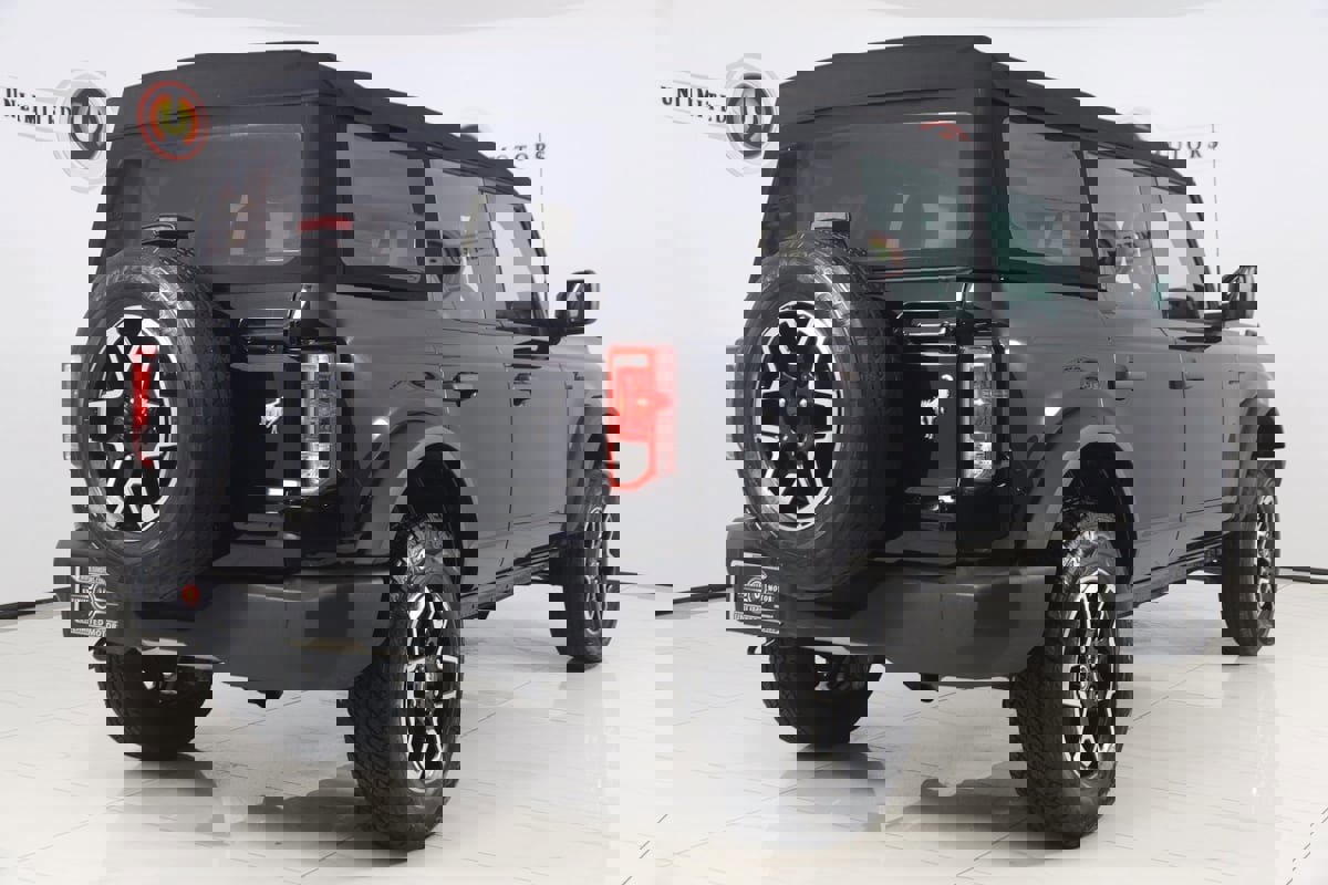 Used 2022 Ford Bronco 4-Door image 3