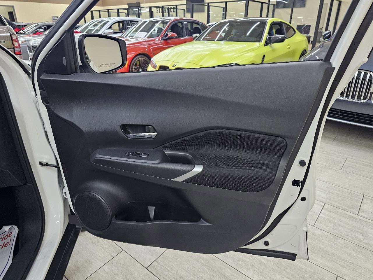 Used 2024 Nissan Kicks SV image 33