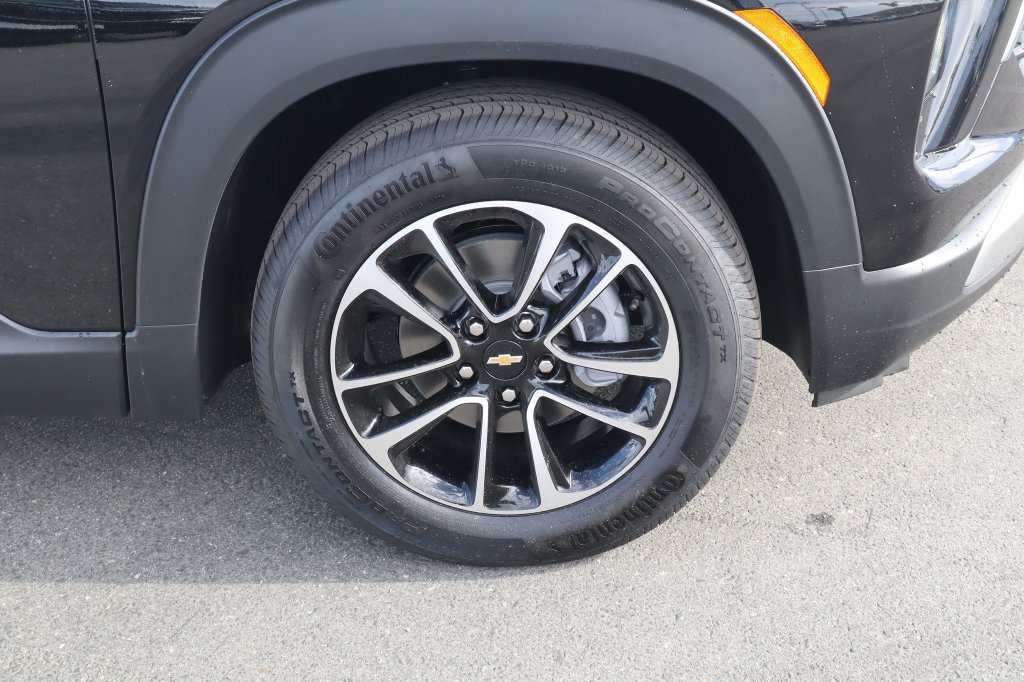 New 2026 Chevrolet TrailBlazer LT w/ LT Cold Weather Package FWD image 13