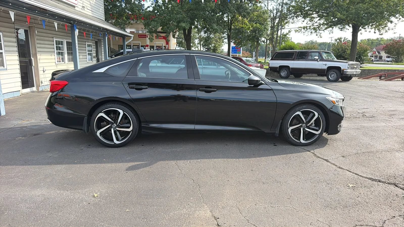 Used 2018 Honda Accord Sport image 5