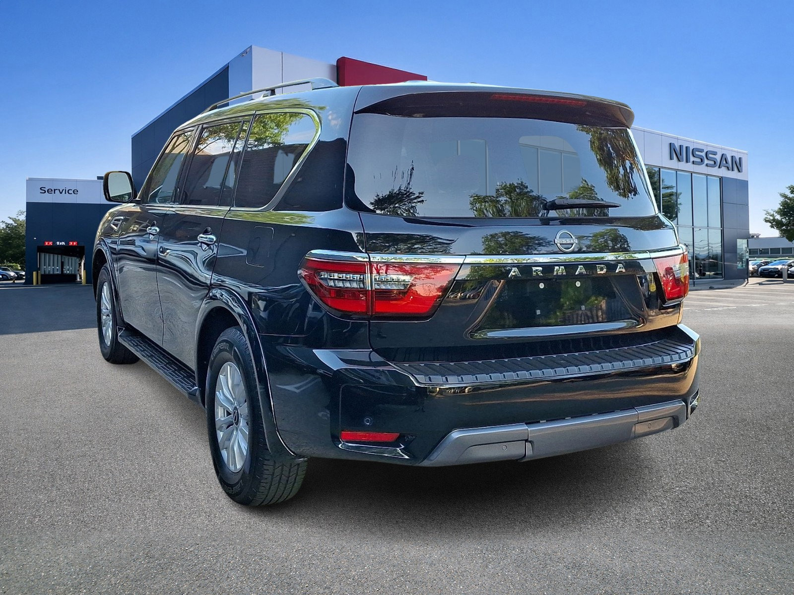 Used 2023 Nissan Armada SV AWD/4WD image 4