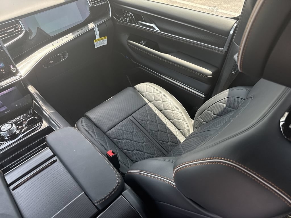 New 2026 Jeep Grand Wagoneer Summit AWD/4WD image 27
