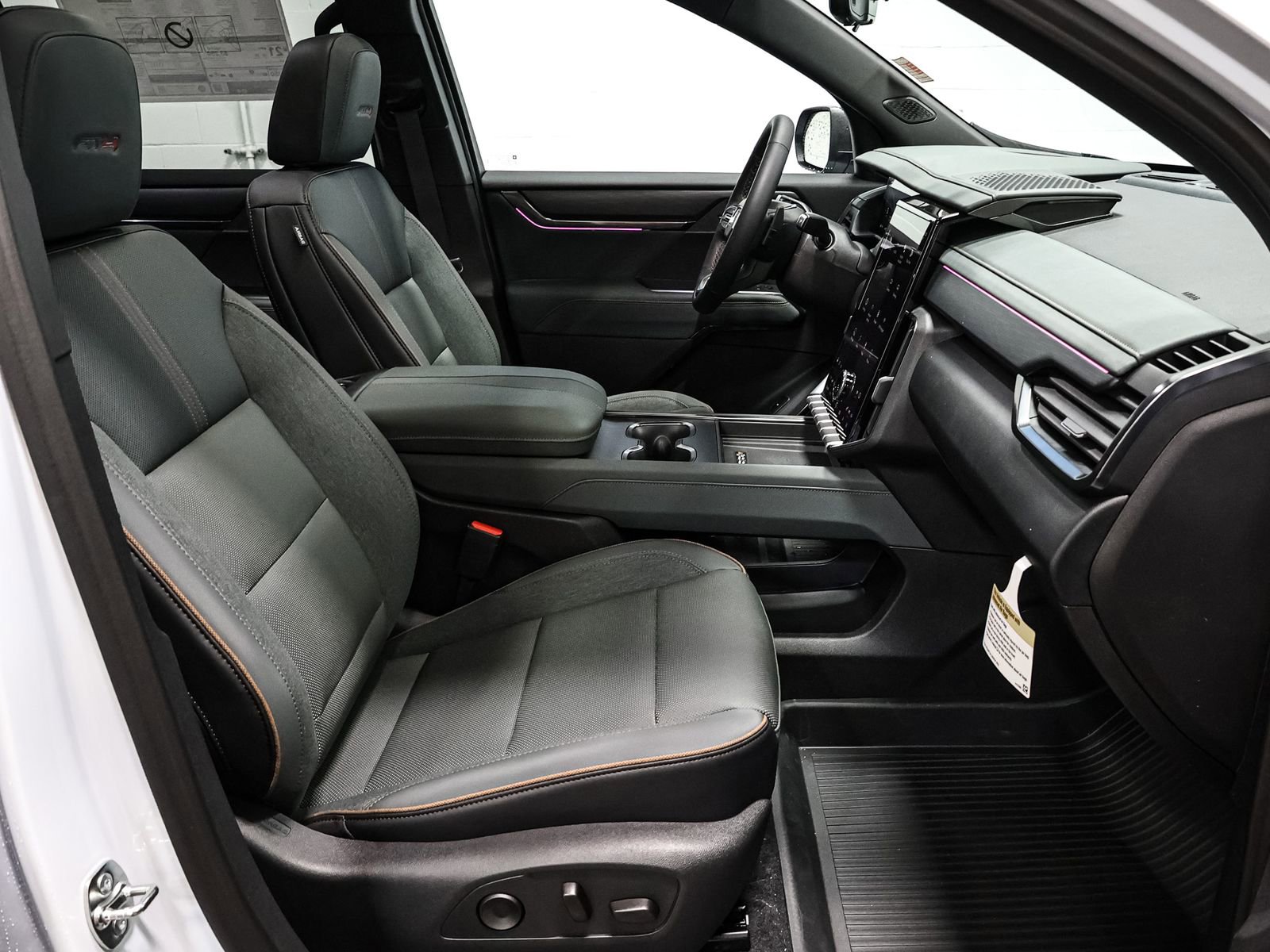 New 2026 GMC Acadia AT4 w/ LPO, Floor Liner Package image 24