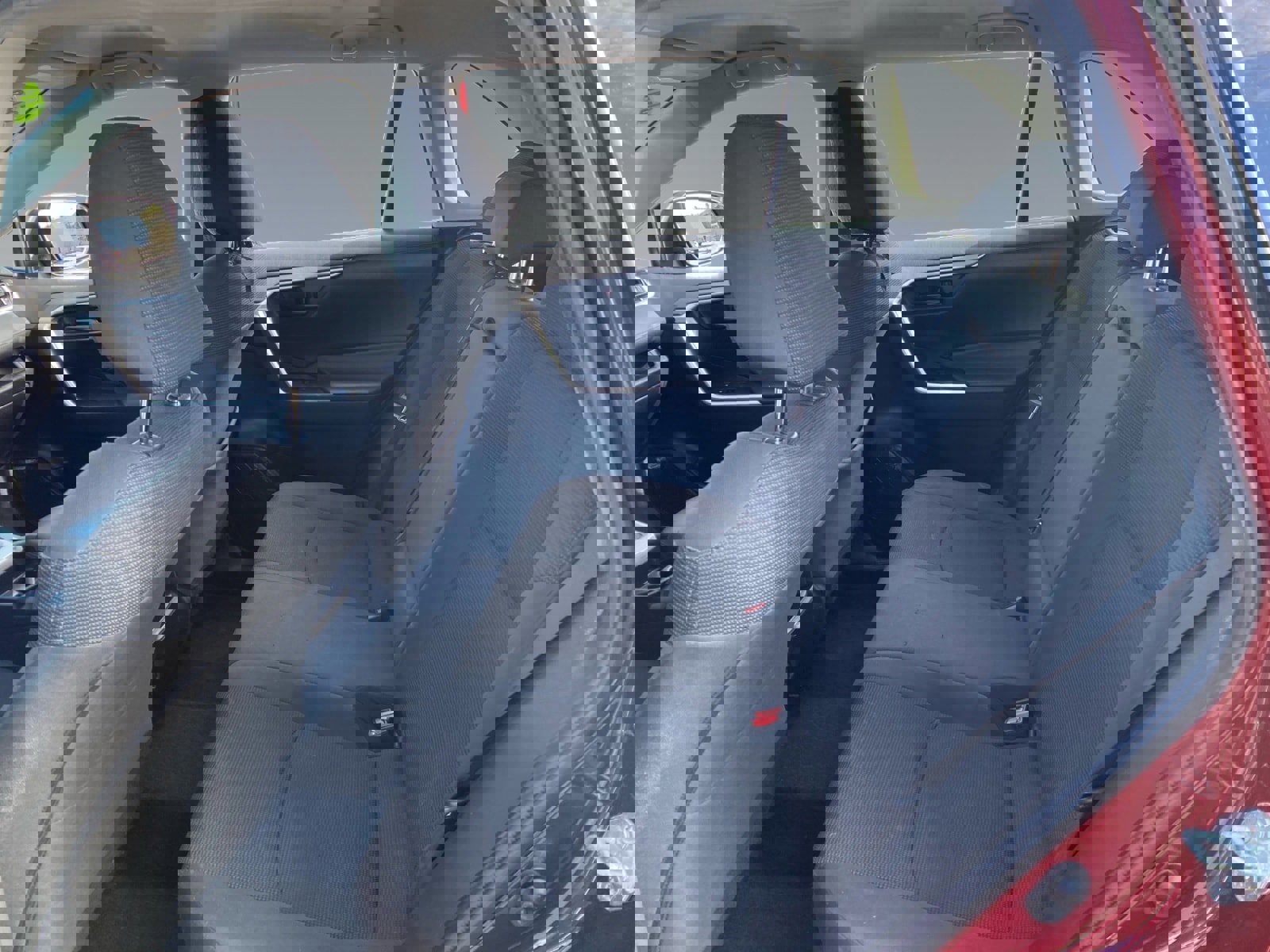 Used 2021 Toyota RAV4 LE w/ Carpet Mat Package (TMS) image 13