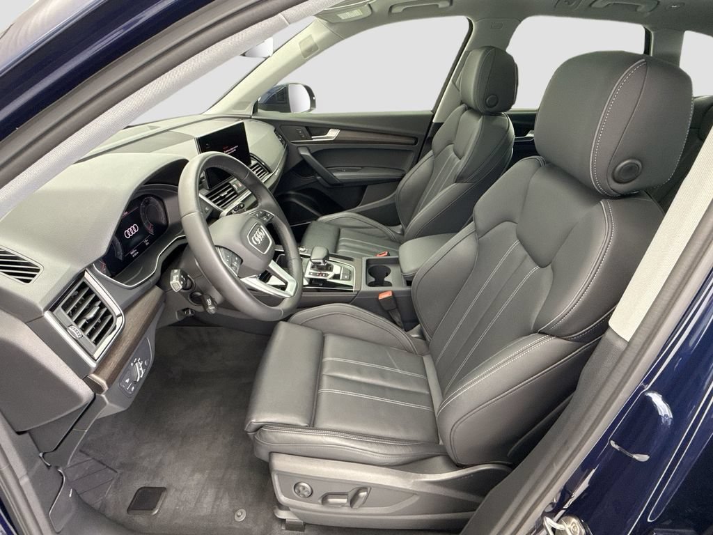 Certified 2025 Audi Q5 2.0T Premium Plus w/ Premium Plus Package AWD/4WD image 18