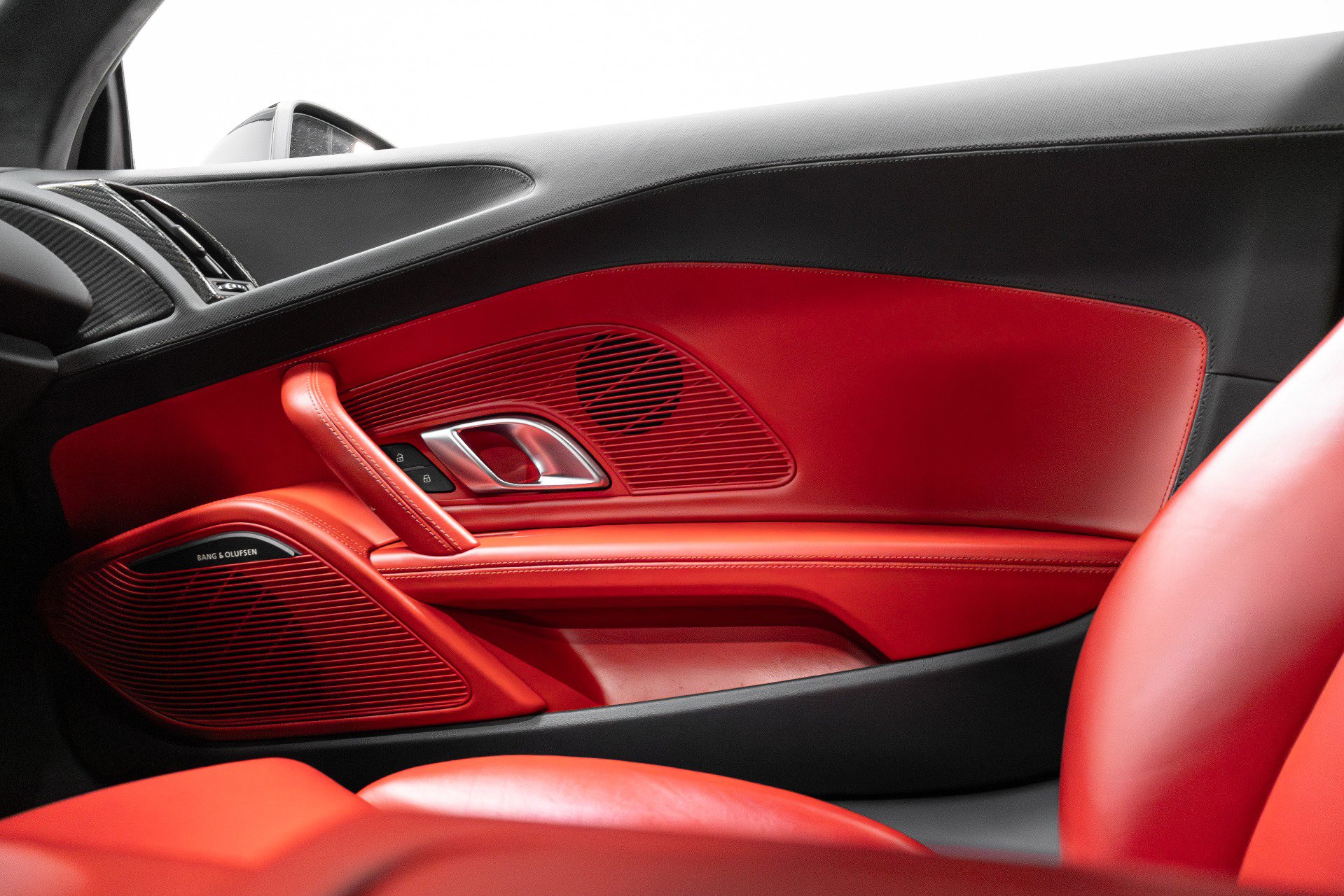 Used 2018 Audi R8 V10 w/ Premium Package image 12