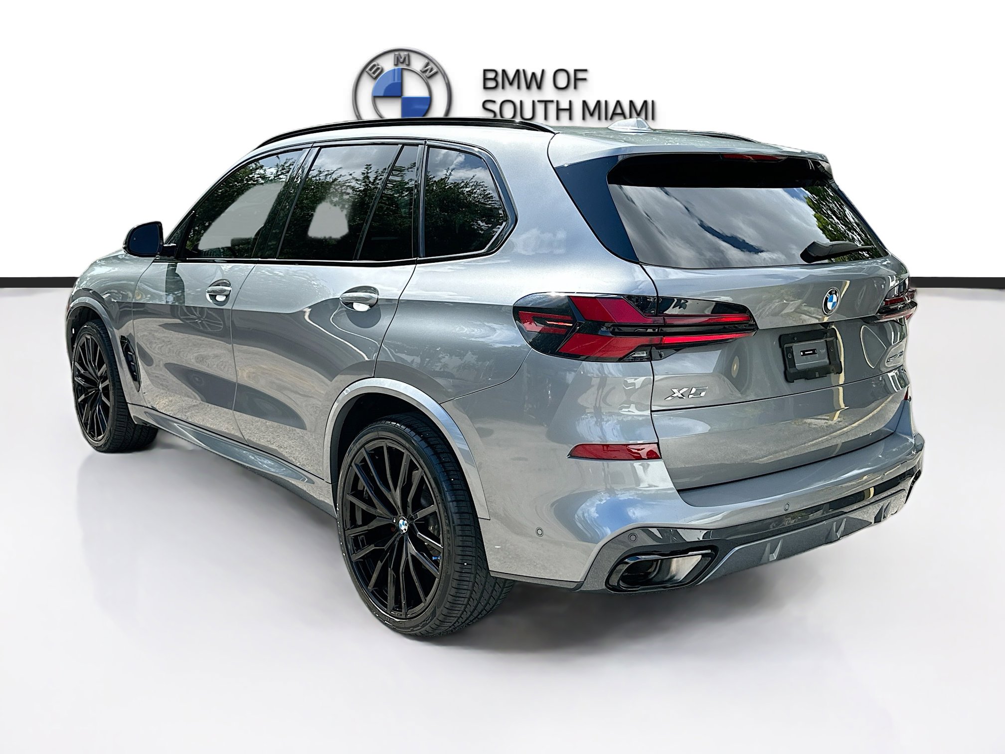 Used 2025 BMW X5 sDrive40i w/ M Sport Package RWD image 5