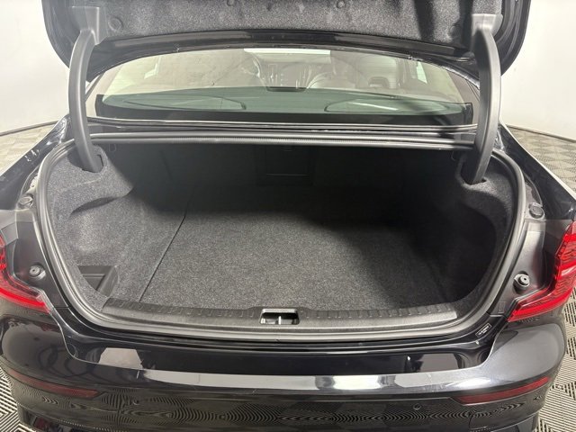 Used 2024 Volvo S60 B5 Plus image 20