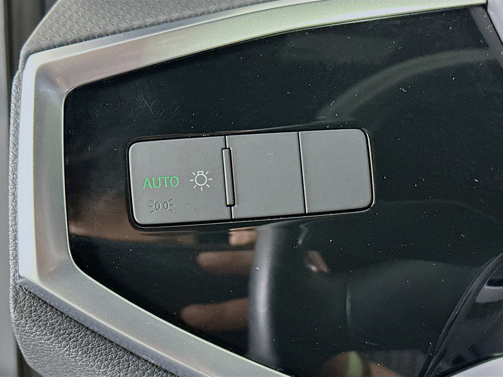 Used 2020 Audi Q3 2.0T Premium w/ Convenience Package image 16