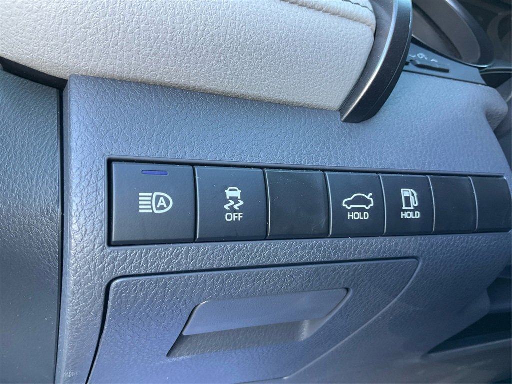 Used 2024 Toyota Camry SE image 23