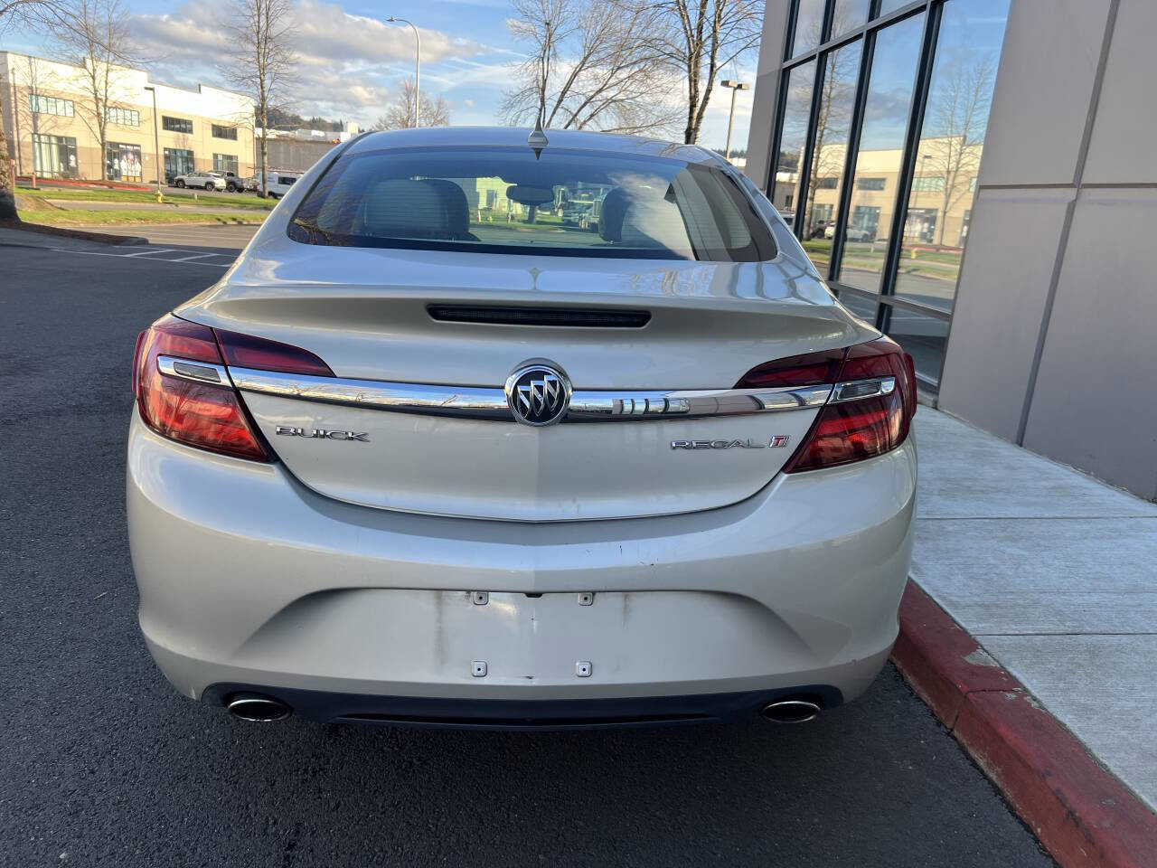 Used 2014 Buick Regal image 4