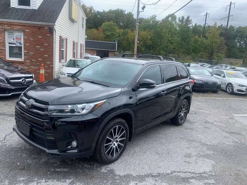 Used 2018 Toyota Highlander SE image 4