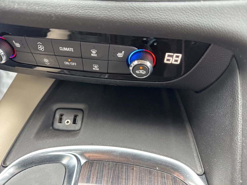 Certified 2018 Buick Enclave Essence FWD image 28