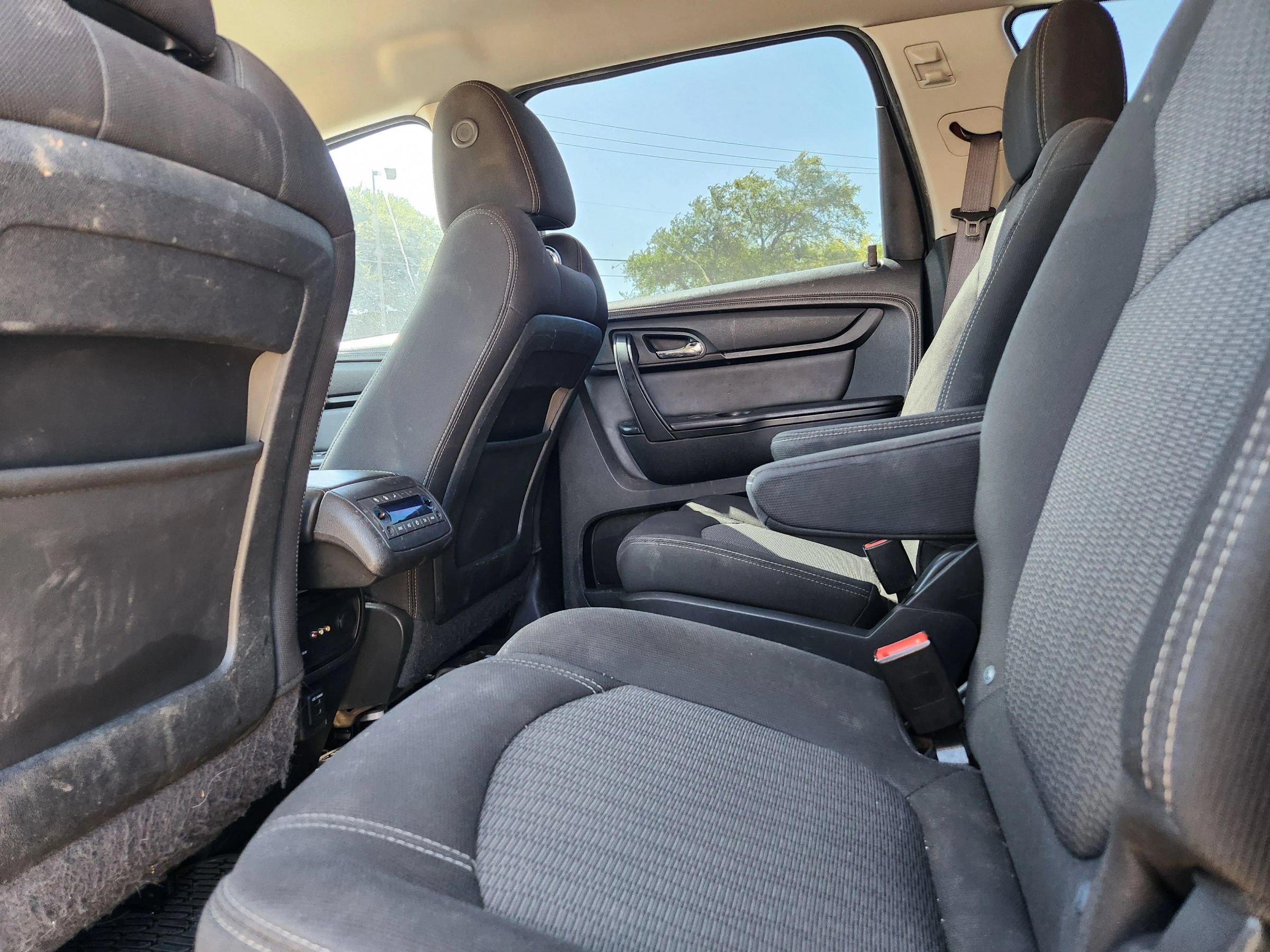 Used 2015 Chevrolet Traverse LT w/ Traveler's Package FWD image 12