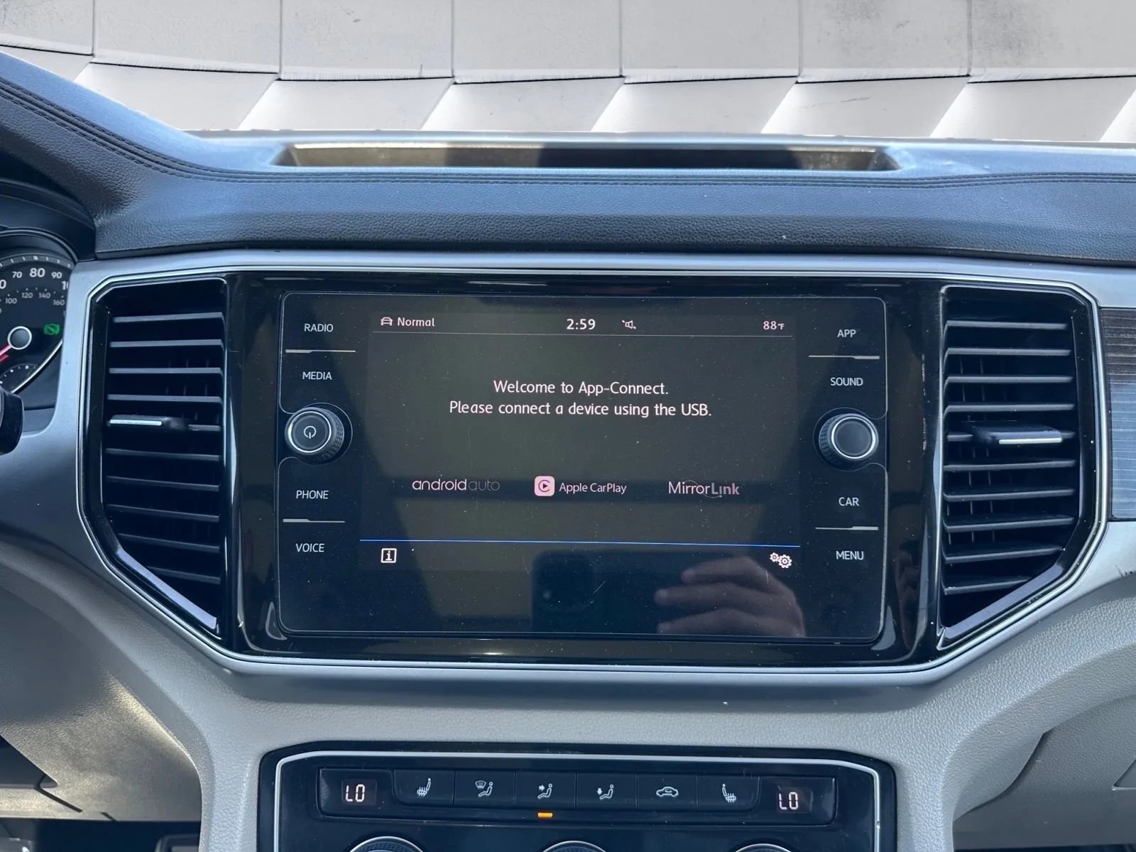 Used 2018 Volkswagen Atlas SEL w/ R-Line Package image 15