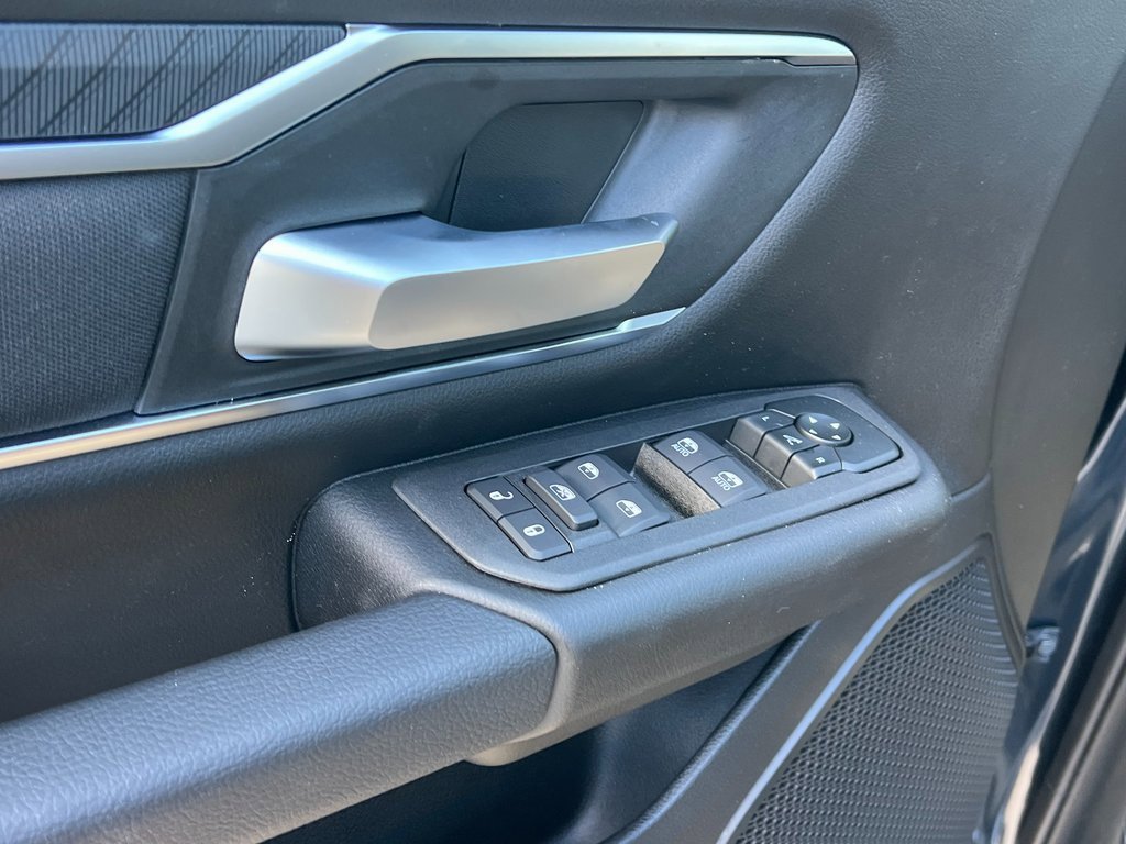 New 2026 RAM 1500 4x4 Crew Cab image 19
