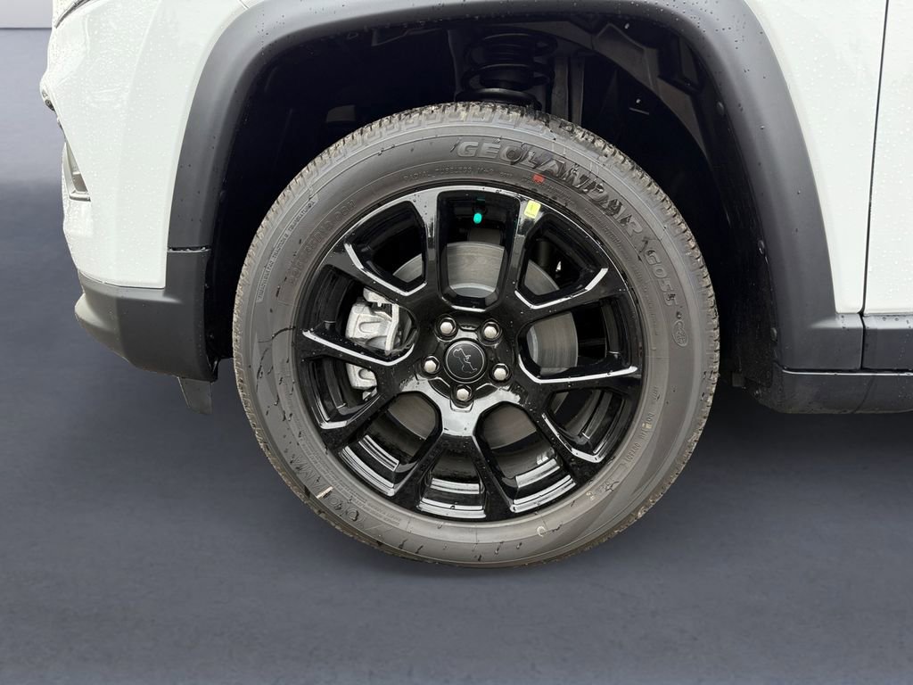New 2026 Jeep Compass Latitude image 9