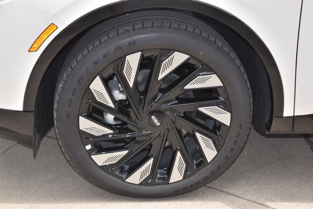 New 2026 Lincoln Nautilus Reserve AWD/4WD image 47
