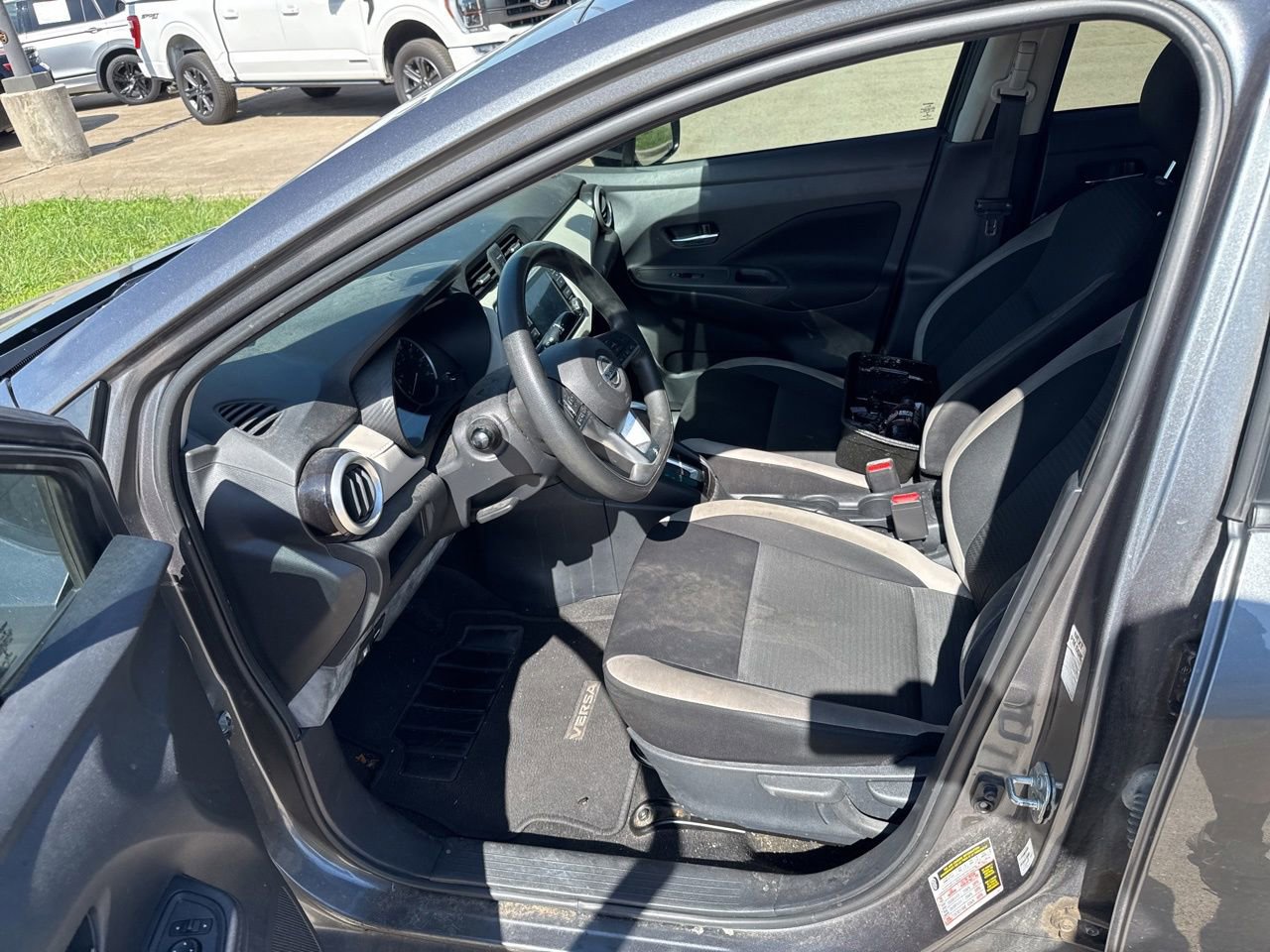 Used 2021 Nissan Versa SV FWD image 19