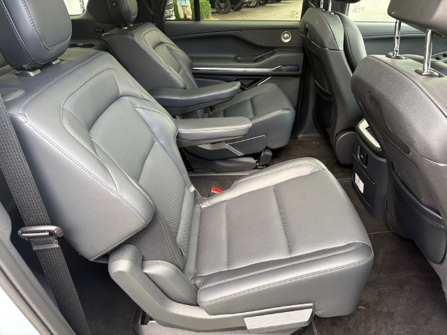 New 2025 Lincoln Navigator L Reserve w/ Jet Appearance Package AWD/4WD image 18