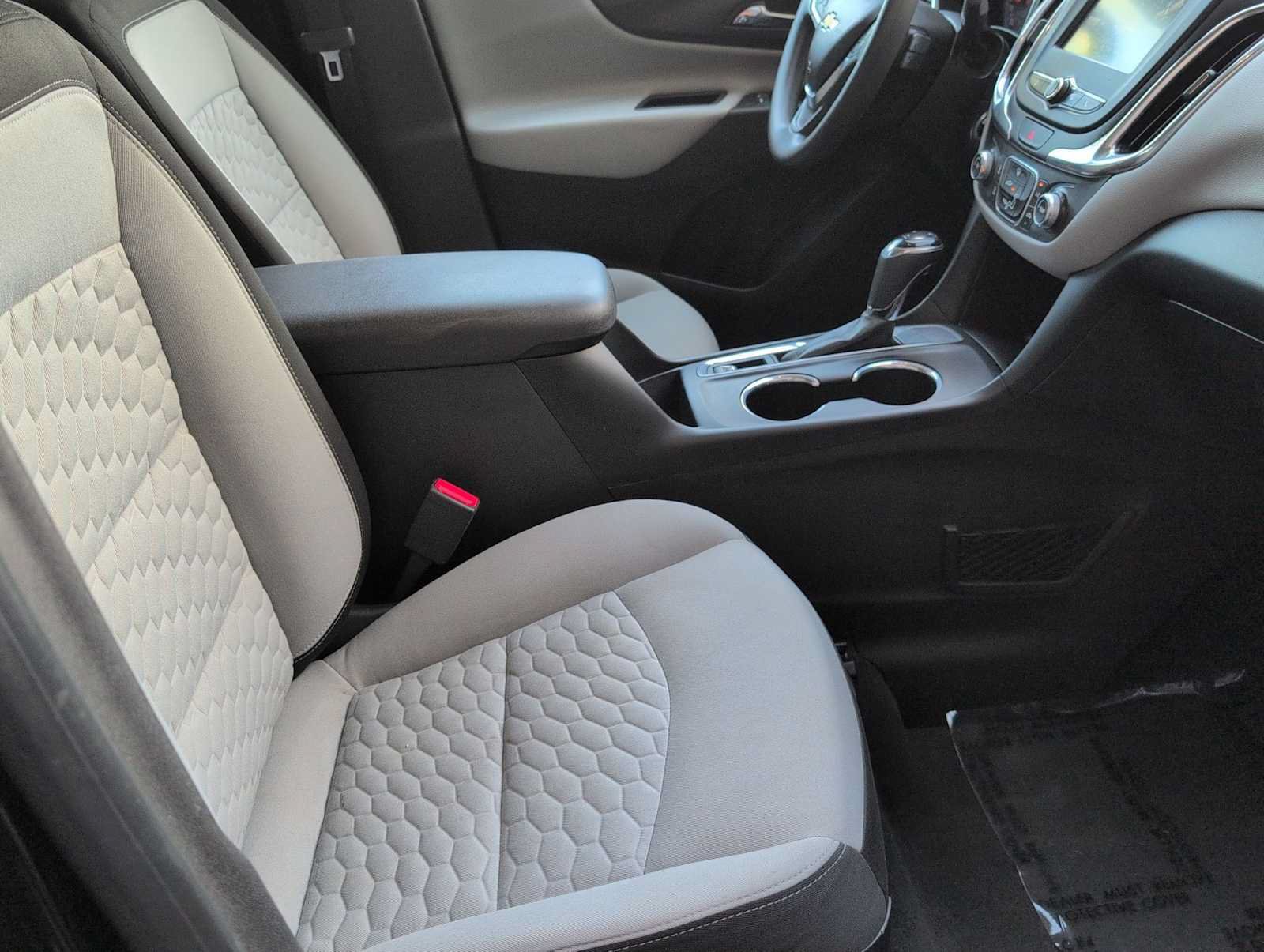 Used 2018 Chevrolet Equinox LT FWD image 21