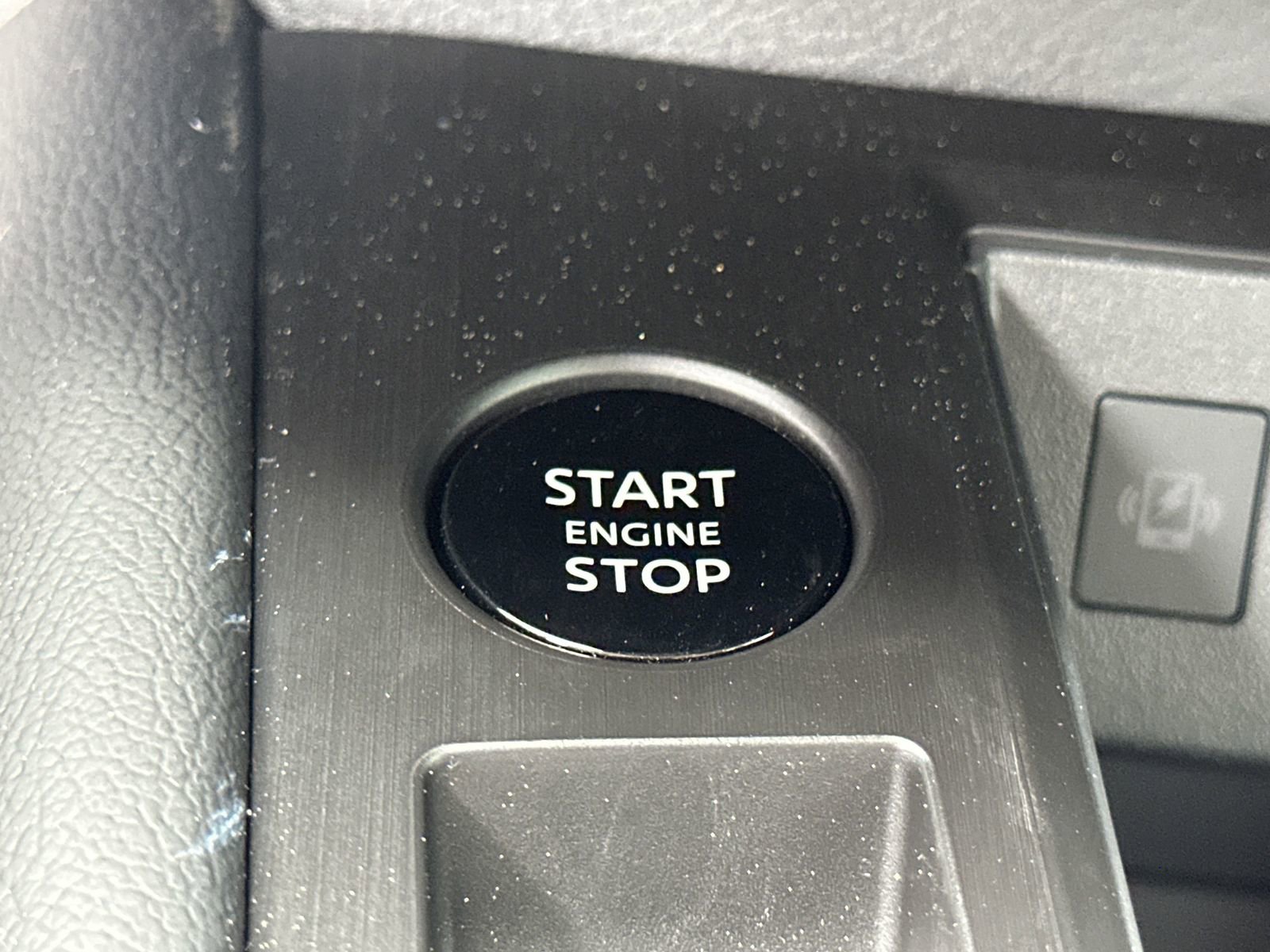 New 2025 Nissan Kicks SR image 6