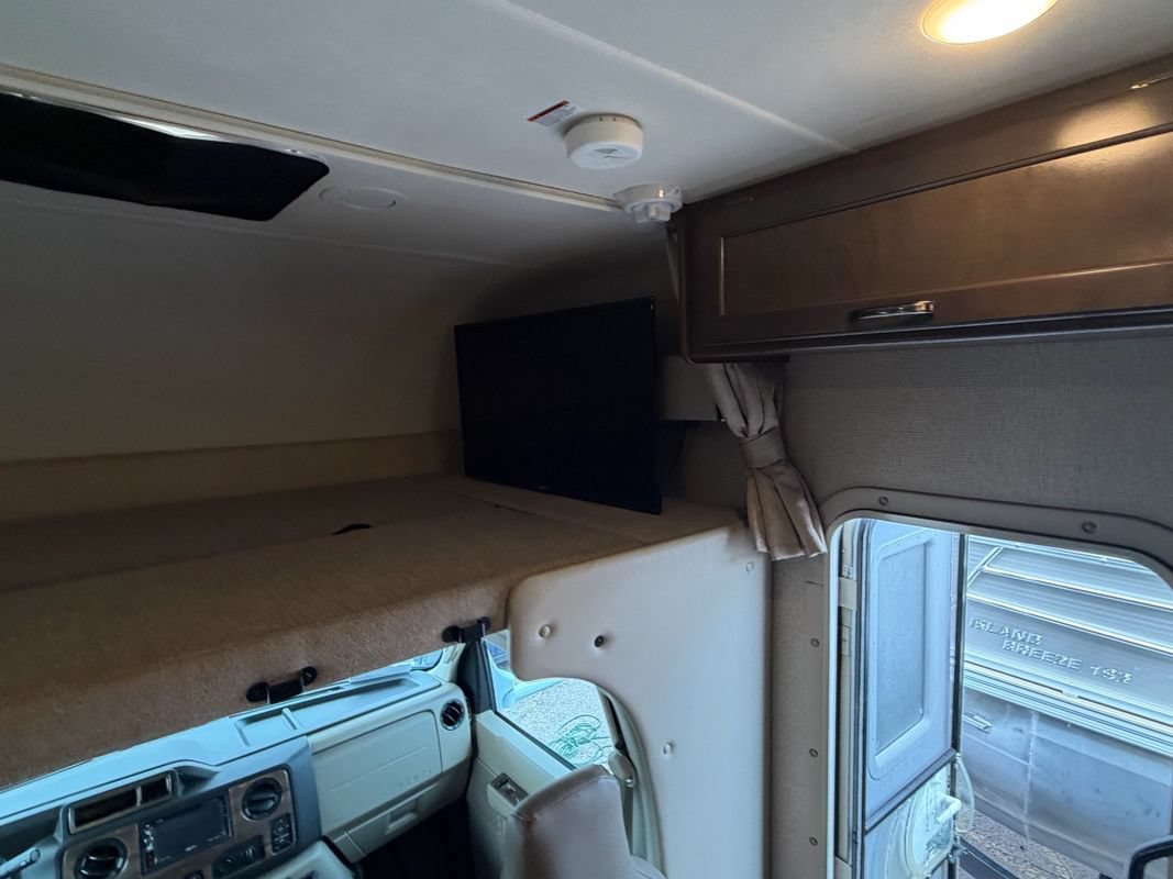 Used 2018 Ford E-350 and Econoline 350 Super Duty w/ Motorhome Prep Package RWD image 23