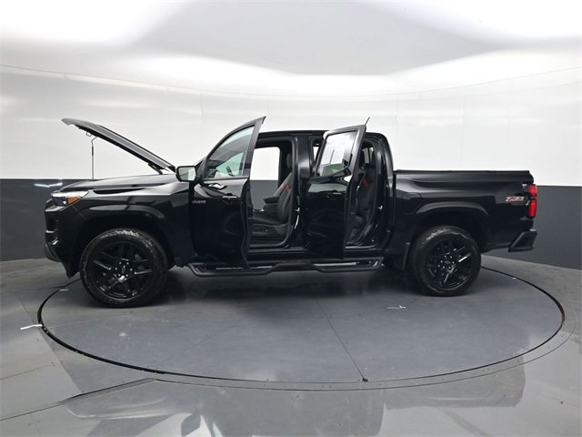 Used 2024 Chevrolet Colorado Z71 w/ Z71 Convenience Package 2 image 36