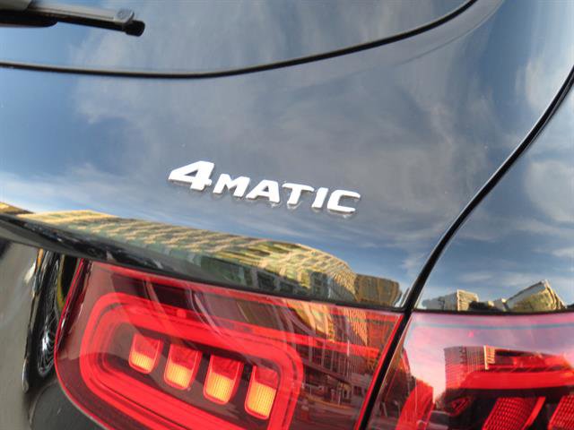 Used 2021 Mercedes-Benz GLC 300 4MATIC image 29